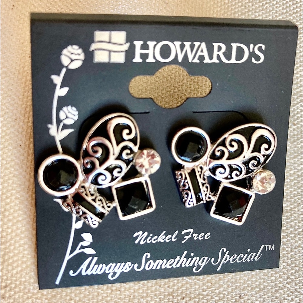 Women’s earrings NWT
